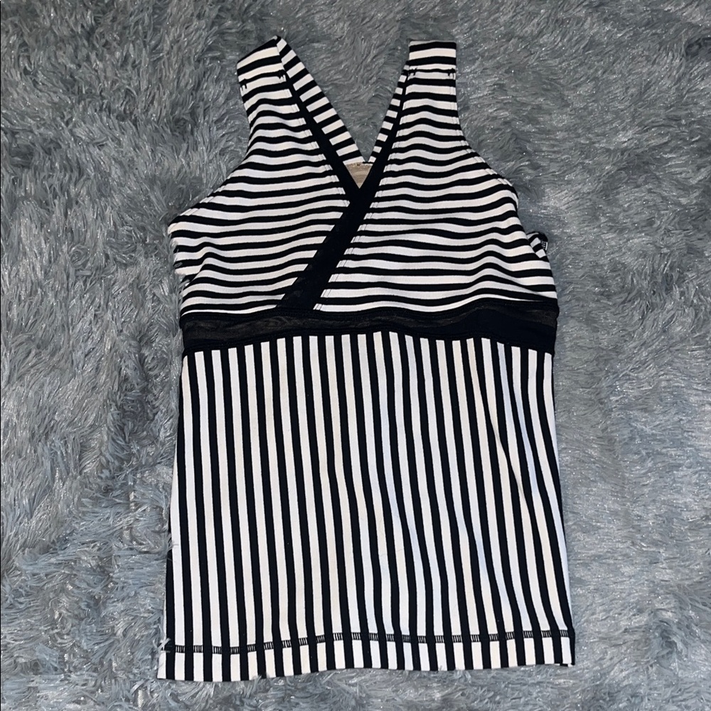 Lululemon top